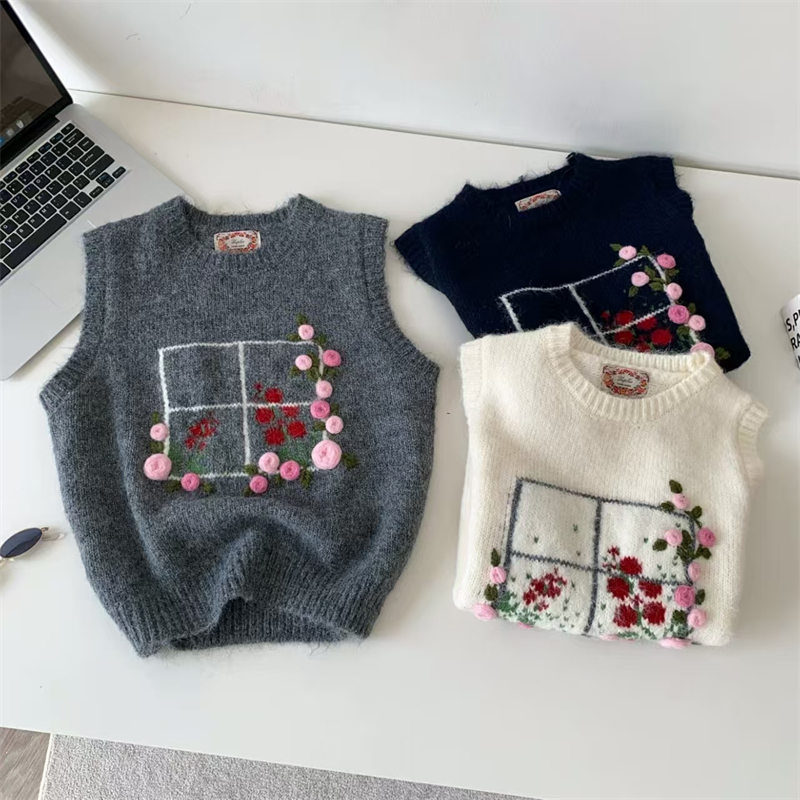 Embroidery Rose - レディース 3D手刺繍 ローズ柄 ニットベスト オープンネック ウィンドウ柄