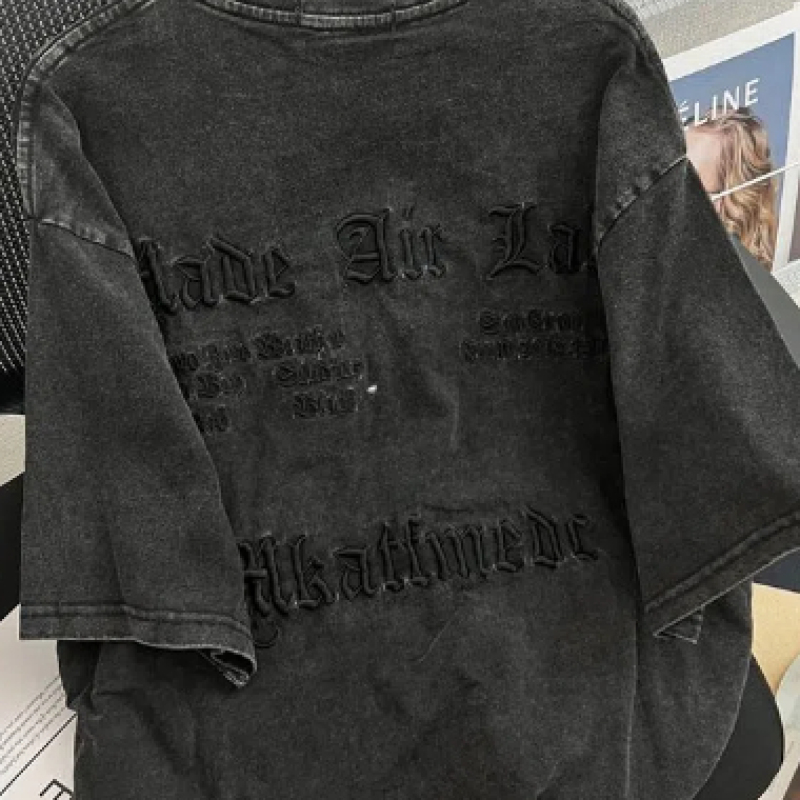 クラシックな文字が刺繍された女性用Tシャツ,ヴィンテージアー - Embroidery Cotton Shirt のレビューと価格